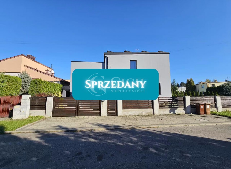 małopolskie, Tarn&oacute;w, Ludowa, Przestronny Dom w Tarnowie: Idealne Miejsce dla Rodziny.